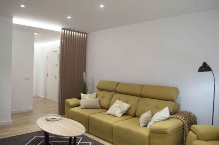 reforma integral orihuela salon vista sofa