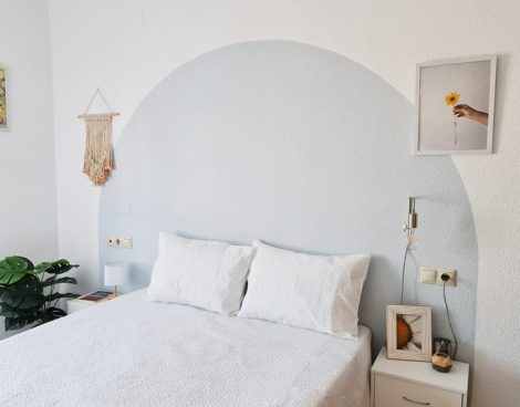 Home staging habitacion matrimonio detalle pintura cabezal Home staging habitacion matrimonio detalle pintura cabezal